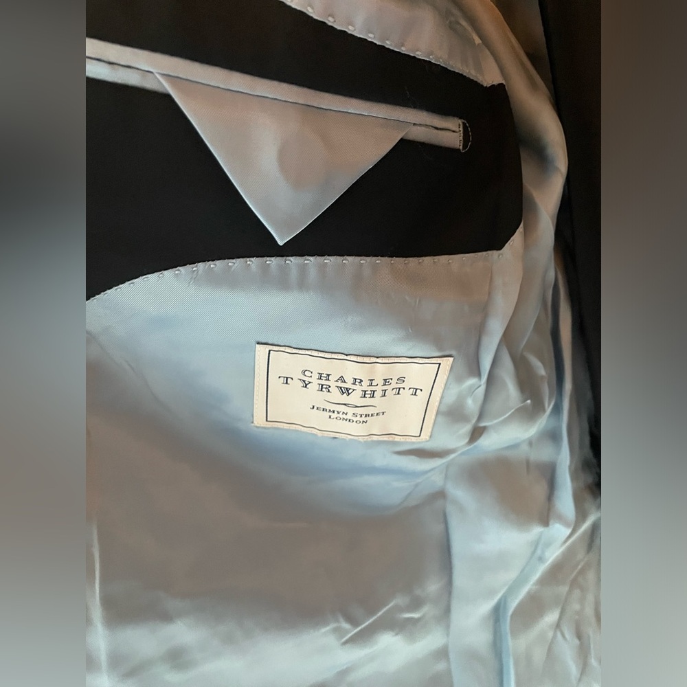 New (unworn) Charles Tyrwhitt solid navy blue tailored fit 2 piece suit - Picture 2 of 5
